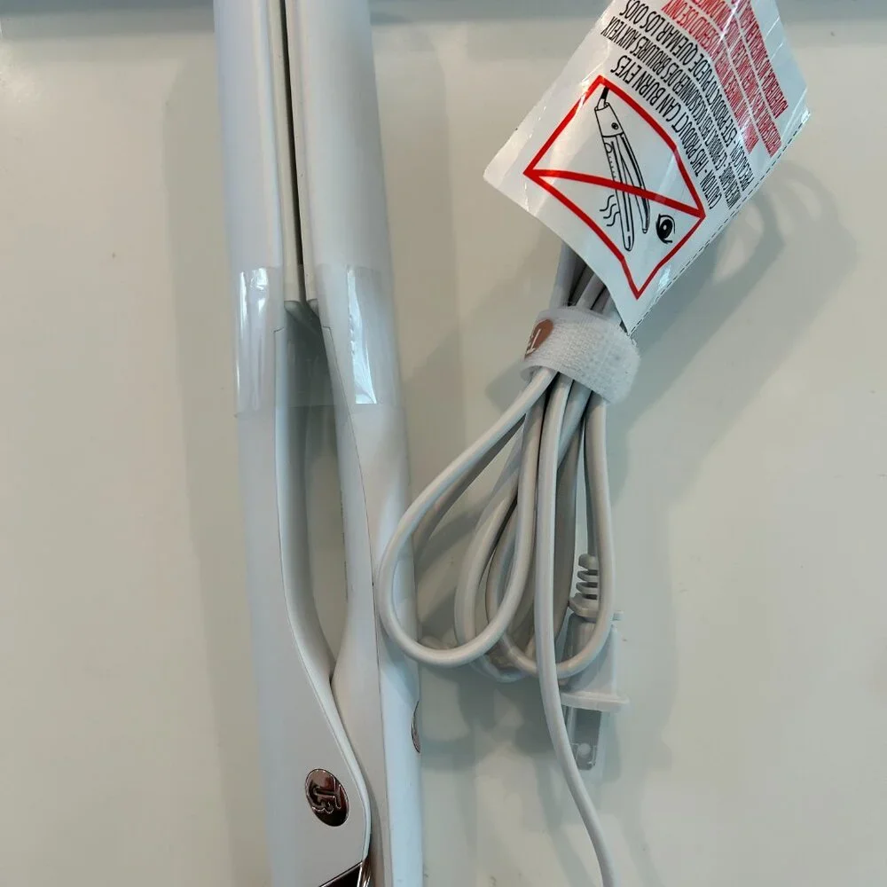 T3 Lucea 1 1/2" Professional Straightening and Styling Iron - Picture 5 of 6